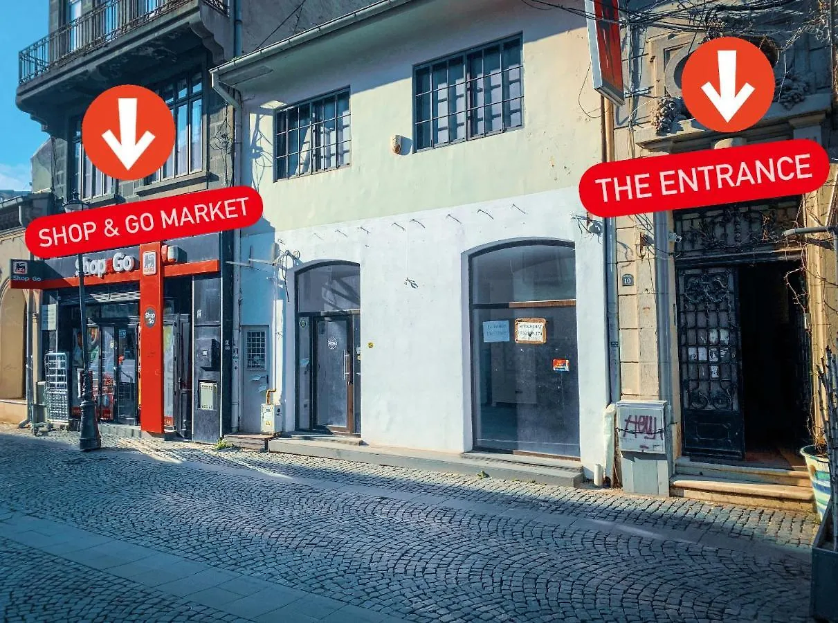 Апартаменты Cool Flat With Hot Tub In The Old Town Бухарест